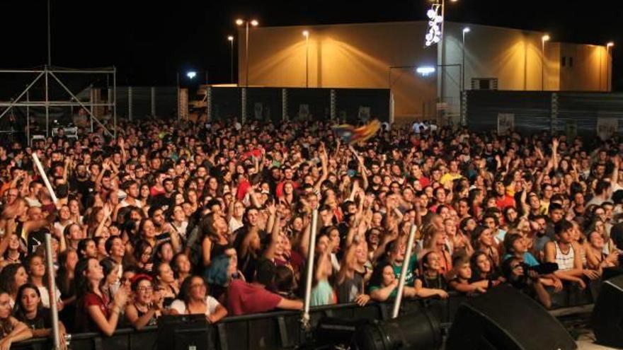 Cerca de 3.000 fans hacen del Espiga Rock de Sueca un festival de referencia