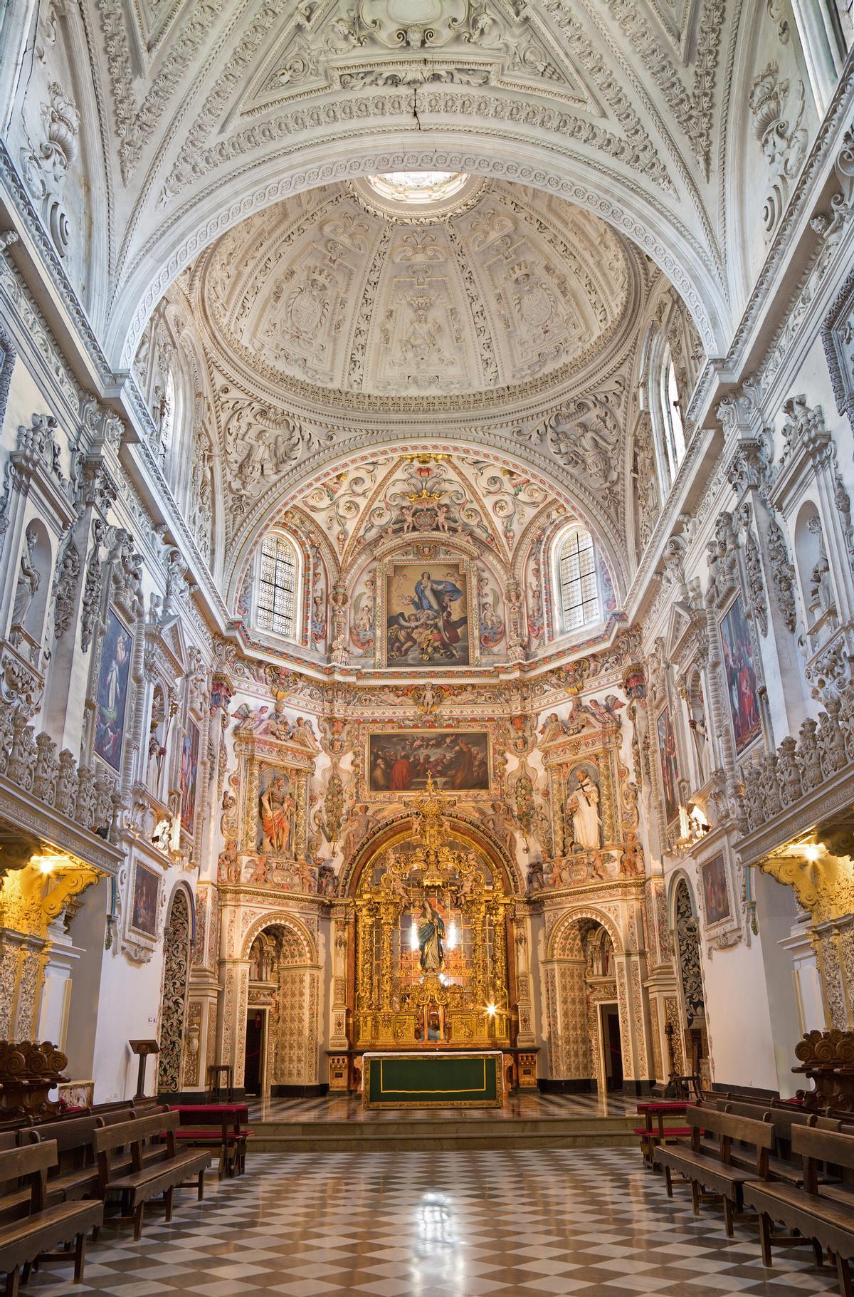 La nave principal de la iglesia del Monasterio de la Cartuja