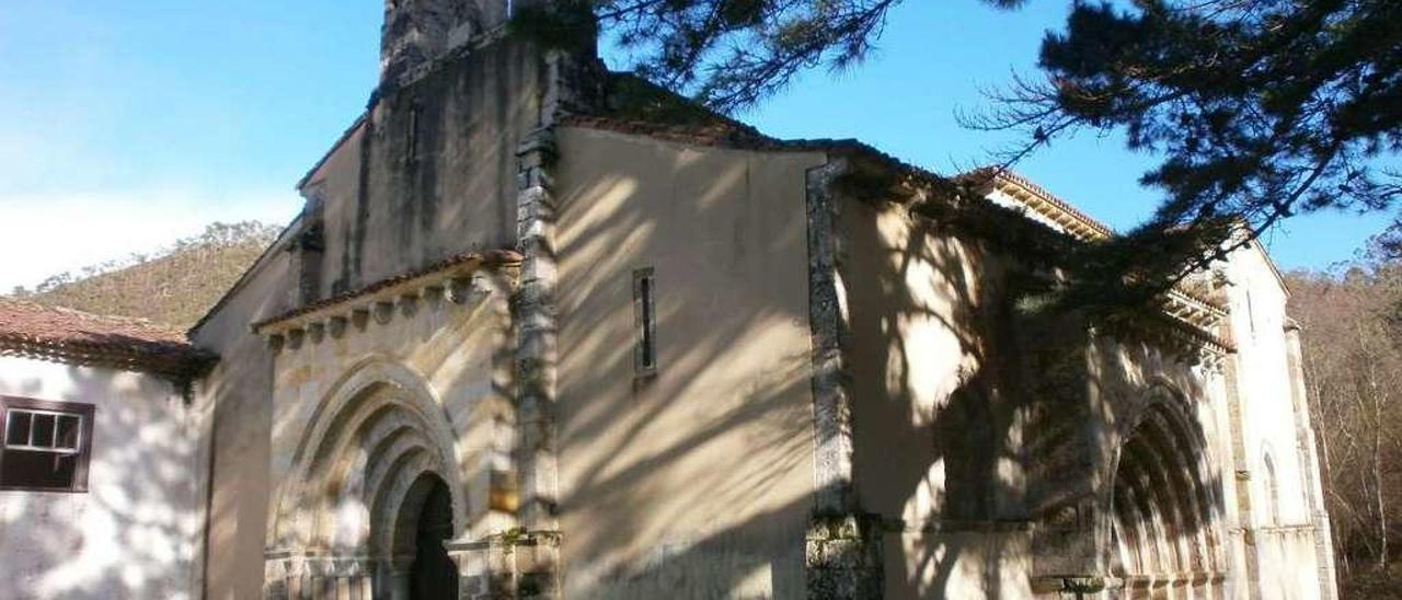 La iglesia de San Antolín de Bedón, en Llanes.