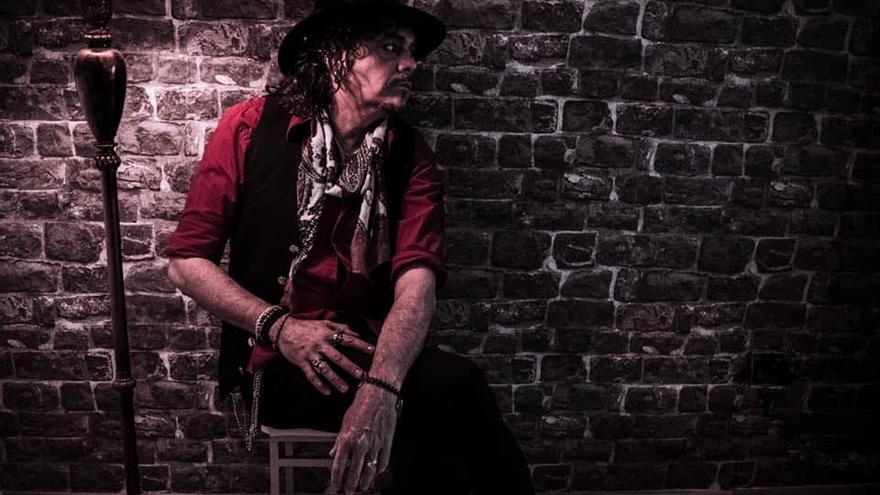 Maikel dela Riva y Los Enganches