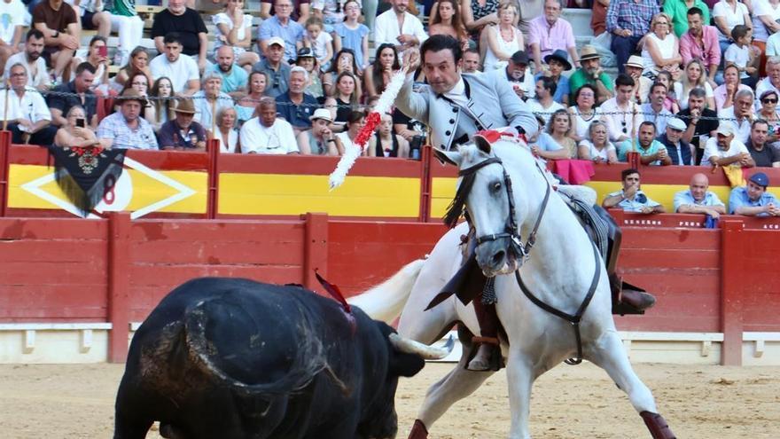 Diego Ventura, Andy Cartagena y Duarte Fernandes rematan la Feria de Hogueras