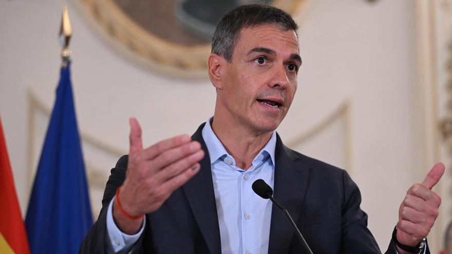 Sánchez on Ayuso's penthouse: "He wanted to buy himself a fancy penthouse with the madrileños' money"