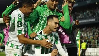 Juanmi rescata al Betis