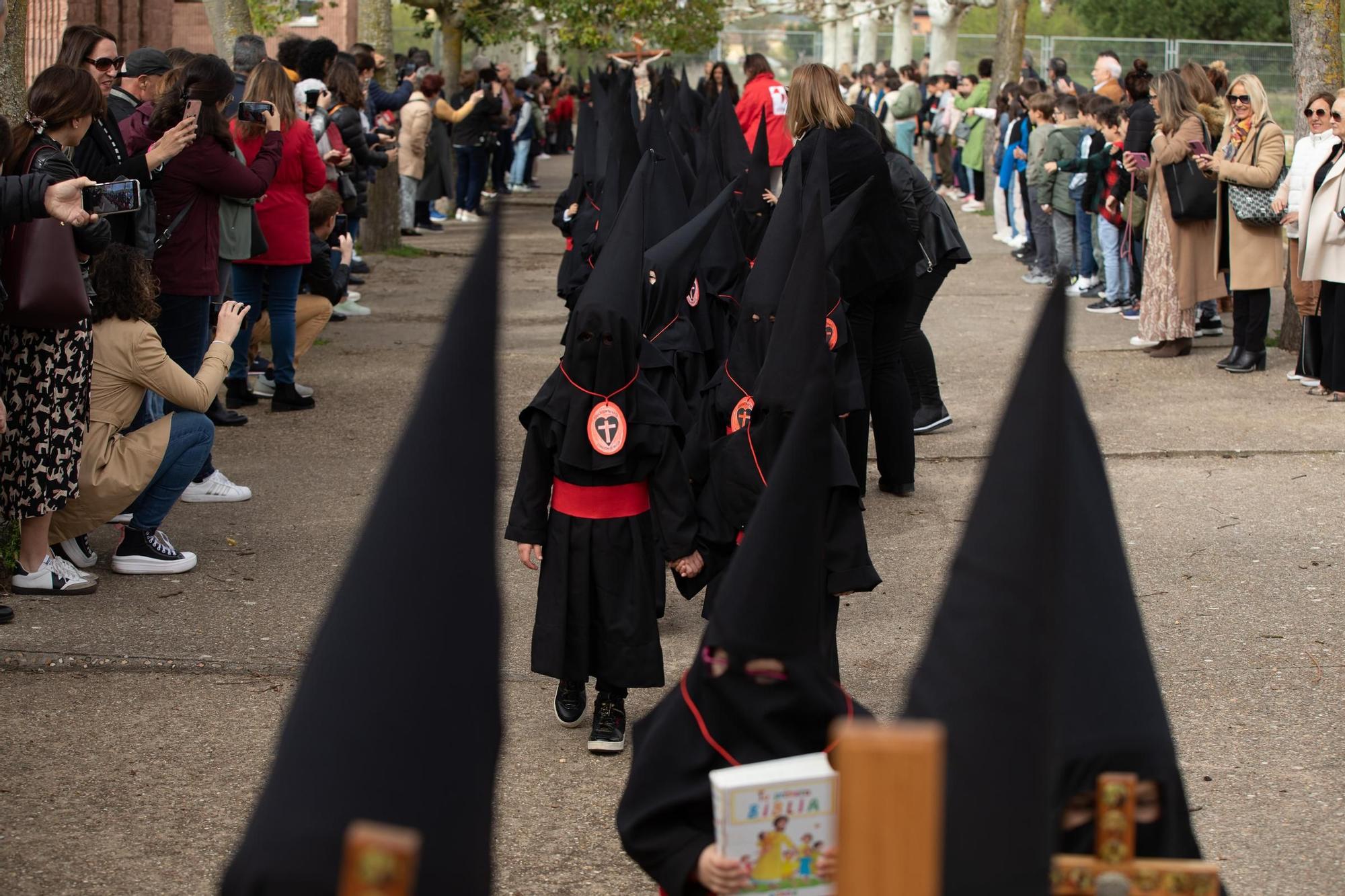 Procesión del colegio Corazón de María