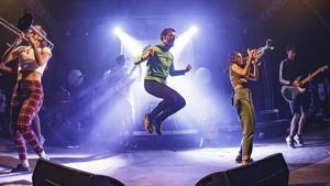 Actuación de Gertrudis en el Mercat de Música Viva de Vic