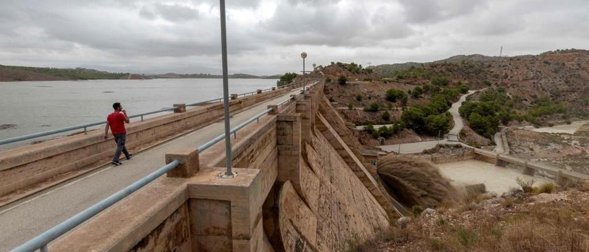 Embalse de Santomera (Murcia) en pleno desagüe durante la DANA de septiembre de 2019