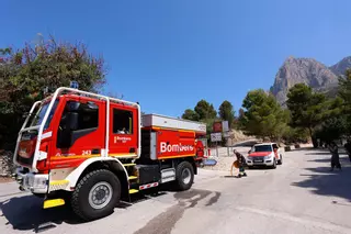 Declarado un incendio forestal en Pinoso: se movilizan medios terrestres y aéreos