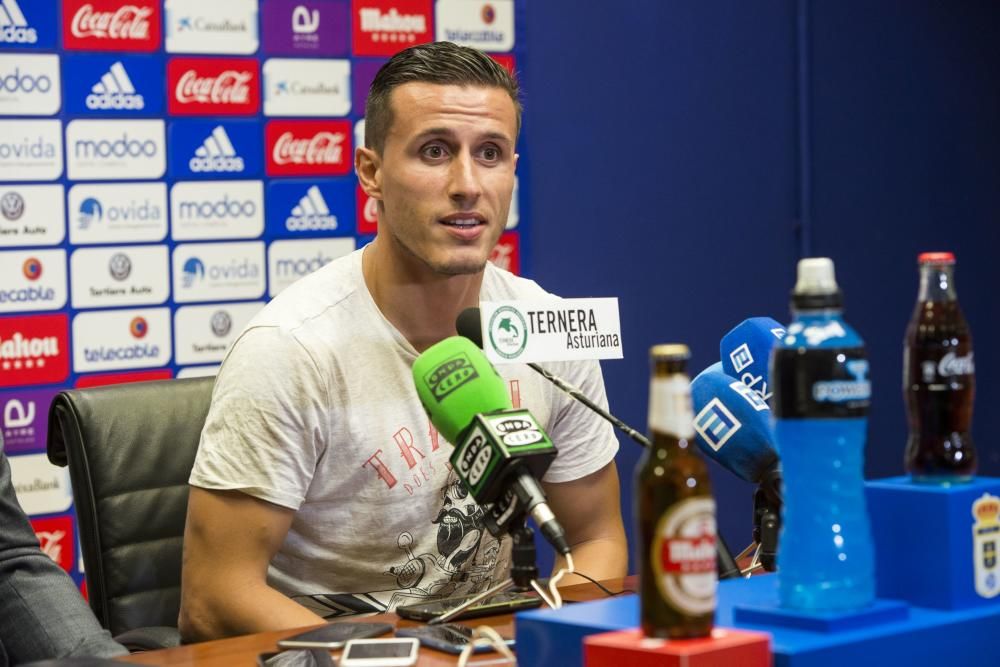 Presentación de Christian Fernández como nuevo jugador del Real Oviedo