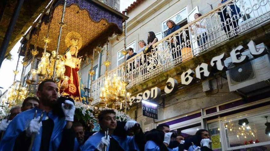 Procesión de Los Dolores el año pasado en Cangas. // Gonzalo Núñez