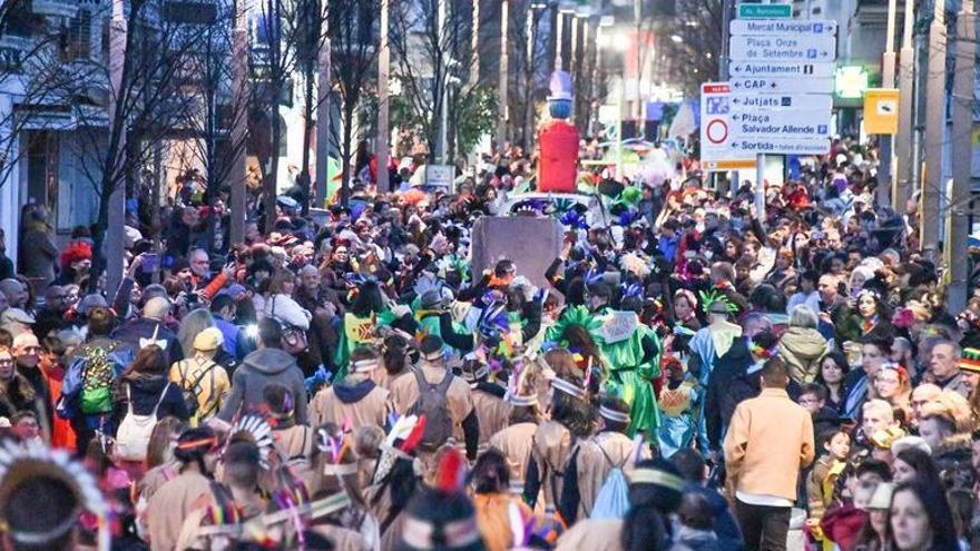 Rúa de Carnaval en Rubí