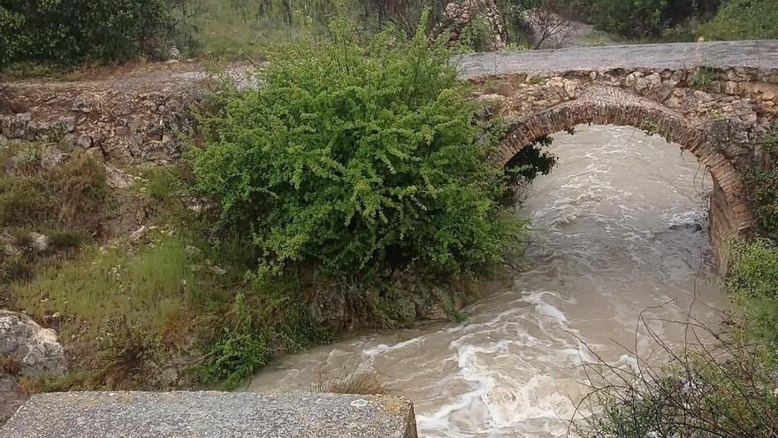 Ruge el río Girona en su nacimiento en la Vall d&#039;Alcalà