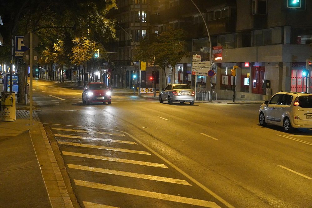 Els carrers de Girona buits en la primera nit del toc de queda