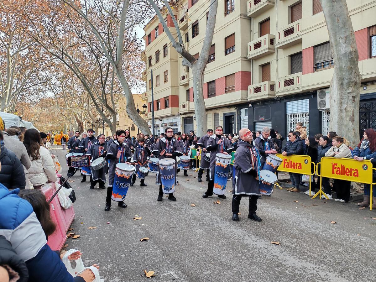 La batucada de Rytmus en la cabalgata de Reyes de Xàtiva.