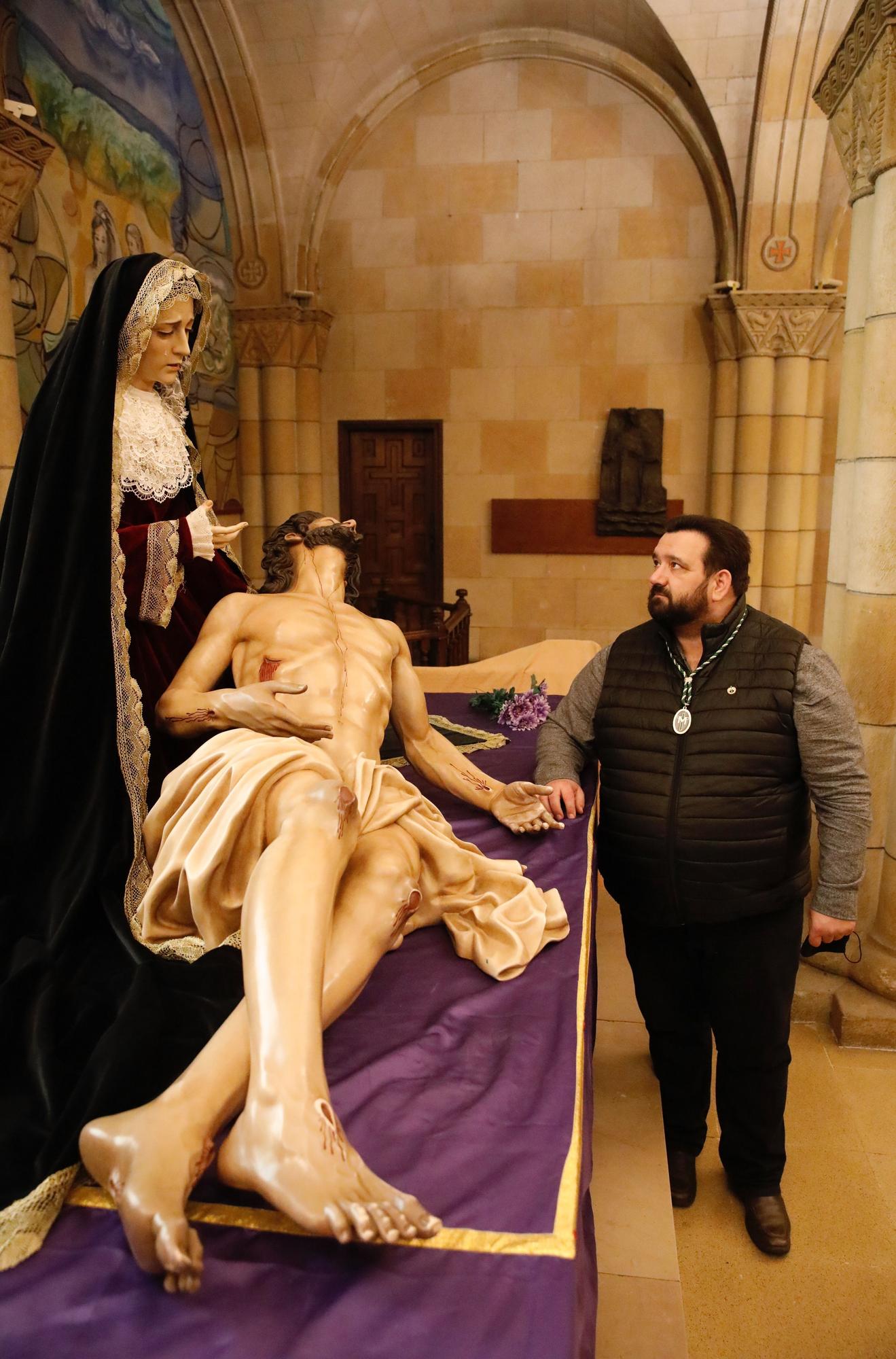 Las “joyas” que salen en procesión: así son las imágenes más destacadas de la Semana Santa de Gijón