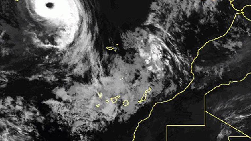 &#039;Ophelia&#039; es el huracán que más cerca ha pasado de Canarias