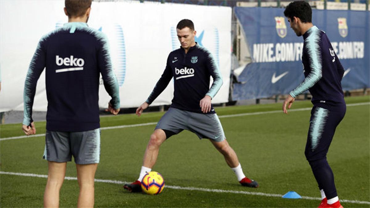 Dembélé aparece en el entrenamiento, pero dos horas tarde