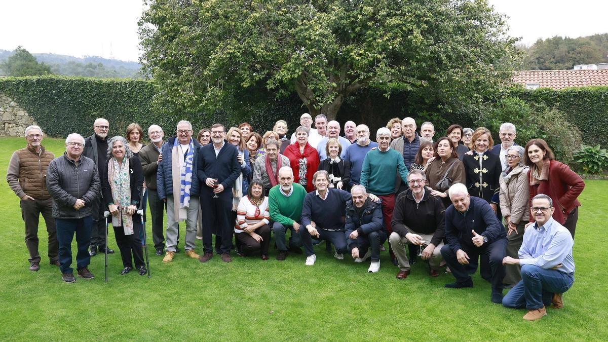 Alumnos de Medicina de la promoción de 1979-1985 celebrando su 40 aniversario en Santiago.