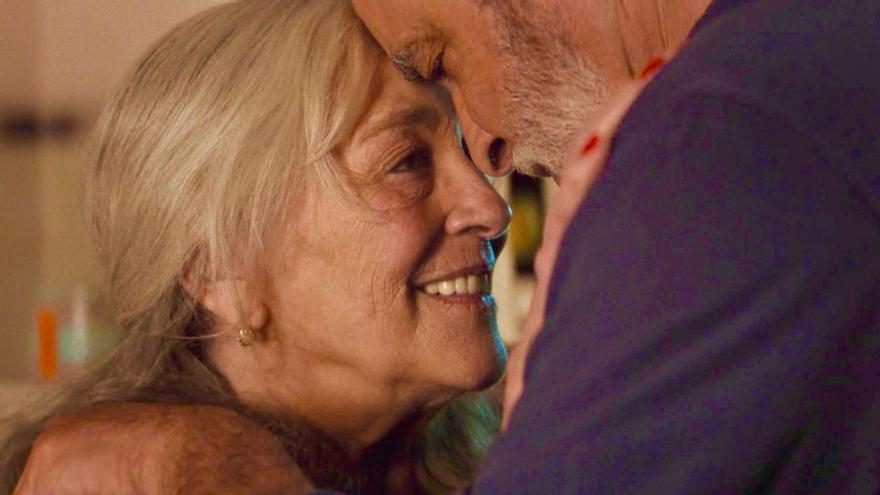 Carmen Maura encarna a la protagonista de la comedia dramática 'Calle Málaga', una mujer de 79 años que redescubre el amor, el deseo y el sexo
