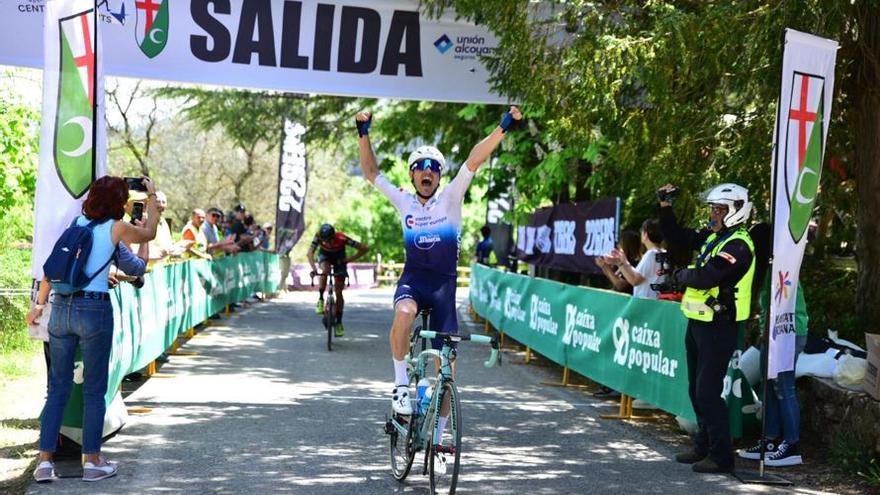 Víctor Martínez vence en el Trofeo San Jorge-Santiago Blanquer de Alcoy