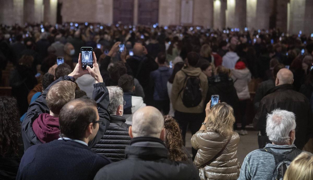 Fest des Lichtes auf Mallorca: So war die magische Acht am Freitag in der Kathedrale von Palma zu sehen