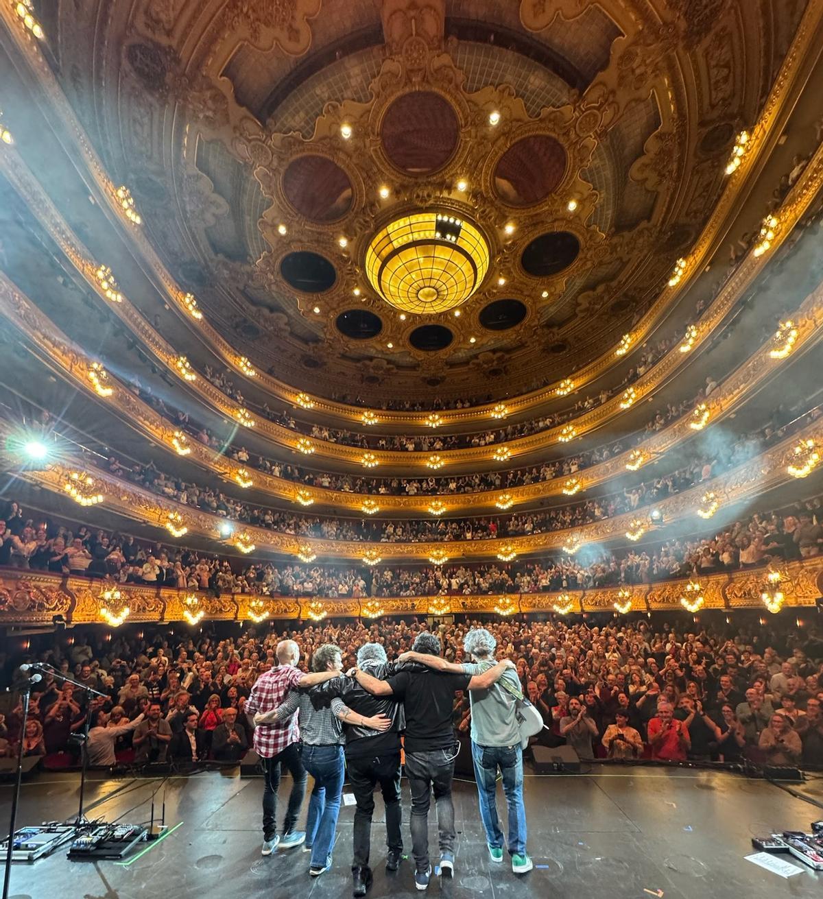 Miguel Ríos en la despedida de uno de los conciertos de su última gira