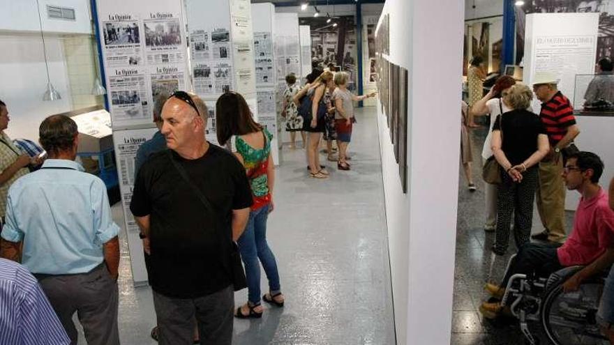 Público en la exposición.