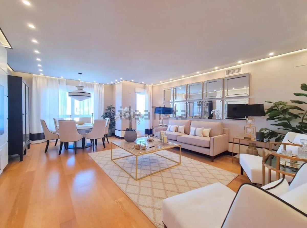 Amplio salón del segundo piso más car a la venta en la ciudad de Cartagena