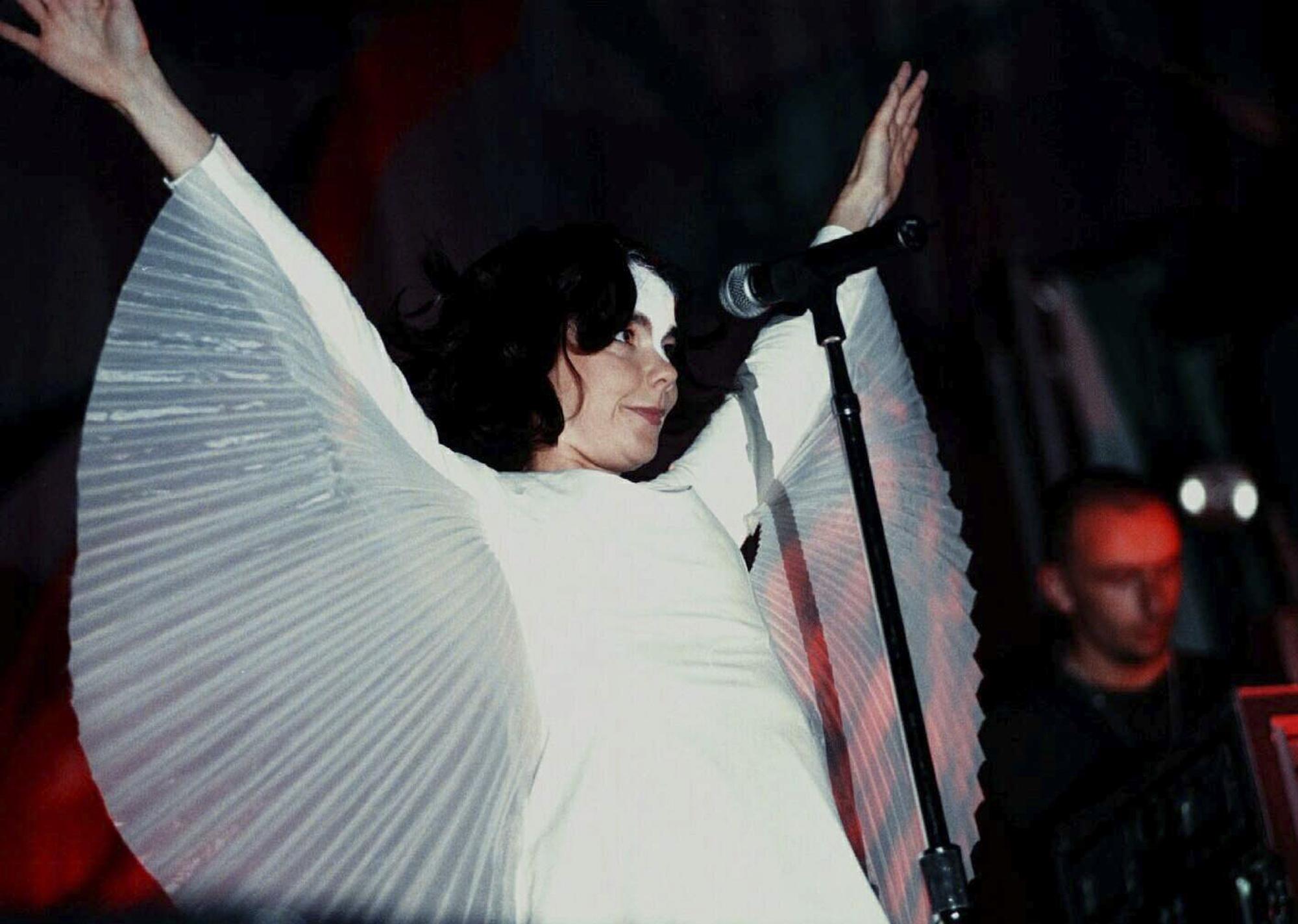 Bjork. 1998.JPG