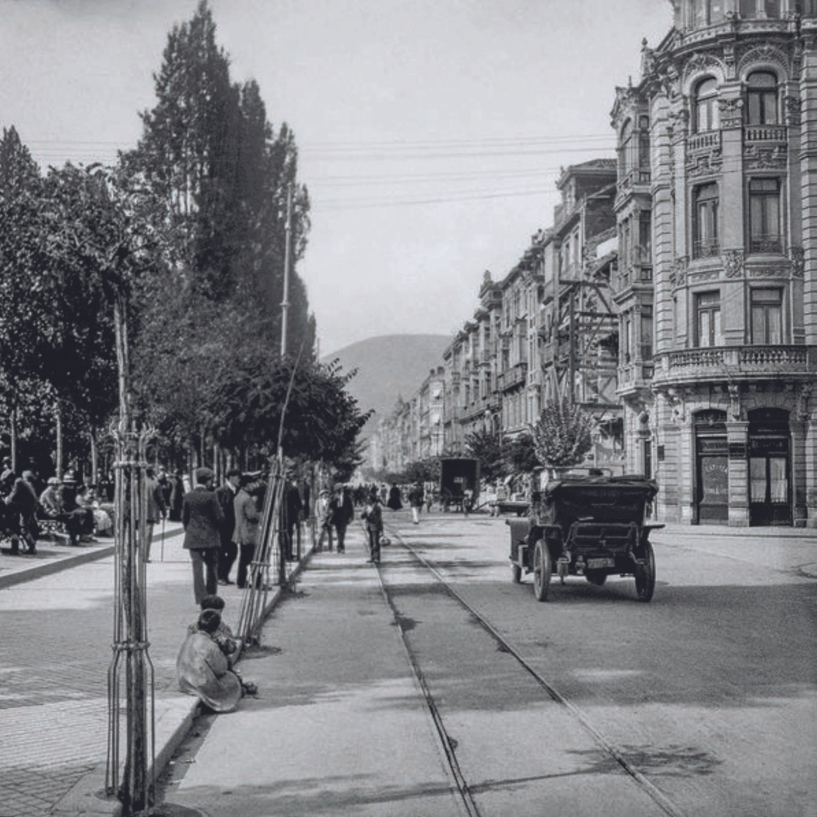 Imagen estereoscópica de la calle Uría de Oviedo. | C. Gómez Argüelles / M. P. A. 