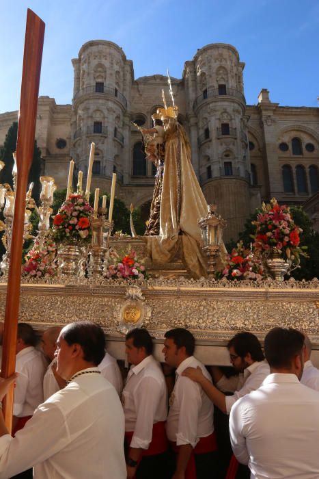 La Virgen del Carmen de Pedregalejo preside el Rosario de las Glorias