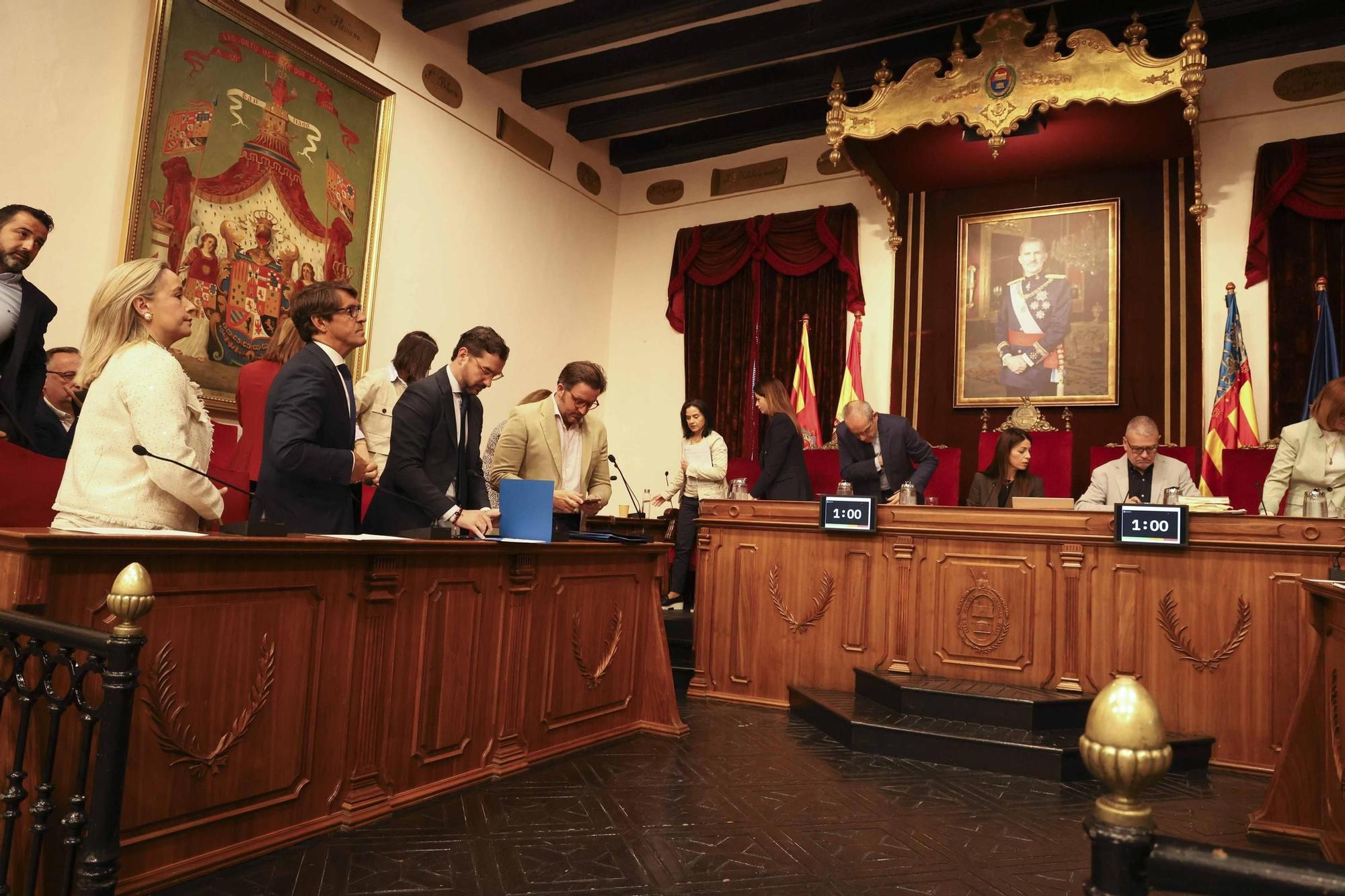 Pleno de ayuntamiento de Elche por la dimisión de José Navarro