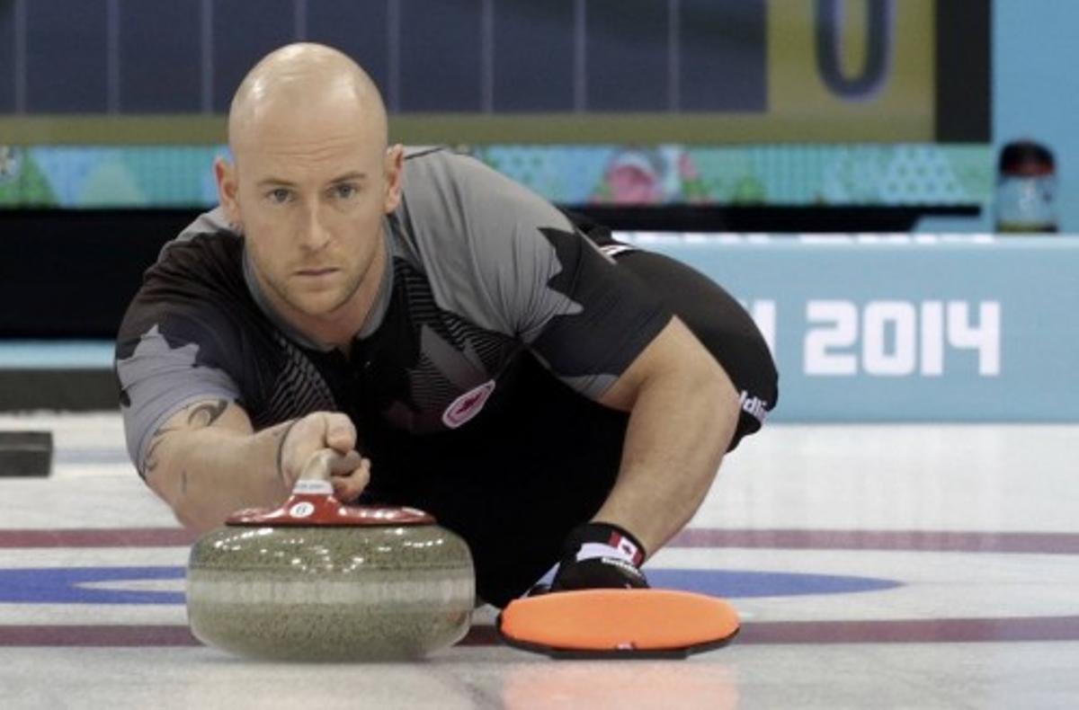 La competición de curling está deparando algunas de las imágenes más curiosas de los Juegos de Sochi