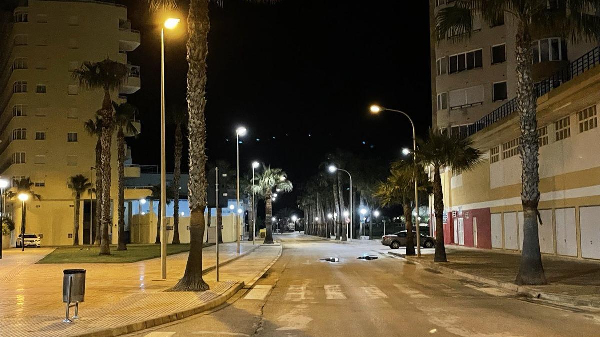 Luminarias en la playa de Tavernes de la Valldigna