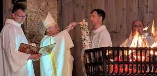 La Catedral acoge la celebración de la Vigilia Pasqual