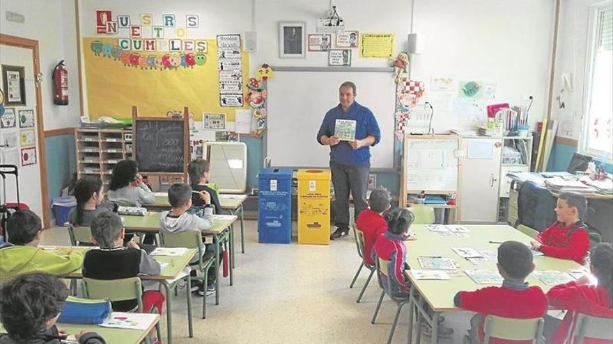 Los escolares plantan árboles