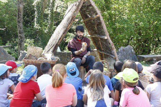 Escolars a les Coves del Toll de Moià