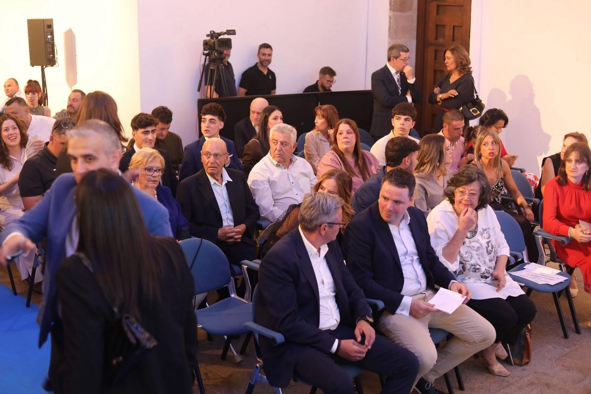 Los ganadores, entre el público antes de comenzar la gala.