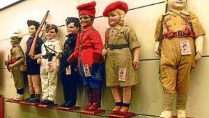 Ninots d’època al Museu del Joguet de Figueres.
