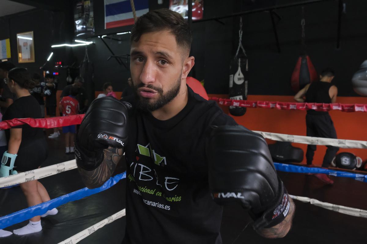 Entrenamiento de Samuel Carmona con Feluco en Gáldar, en el gimnasio de Dani Martín