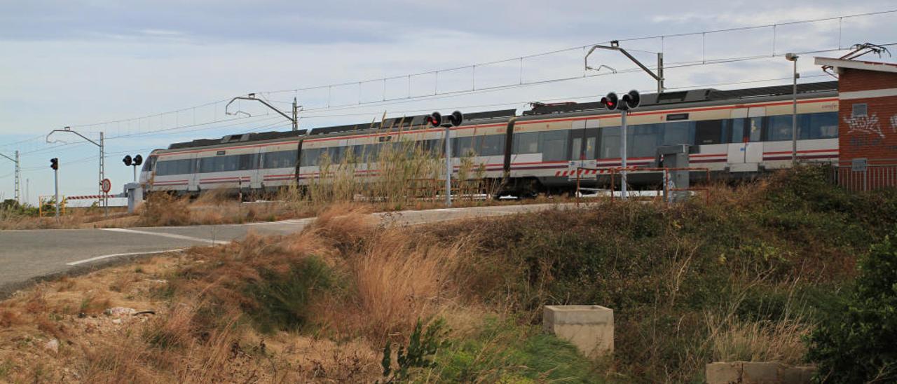 Fomento adjudica el diseño del primer tramo del Tren de la Costa con la doble vía Cullera-Gandia