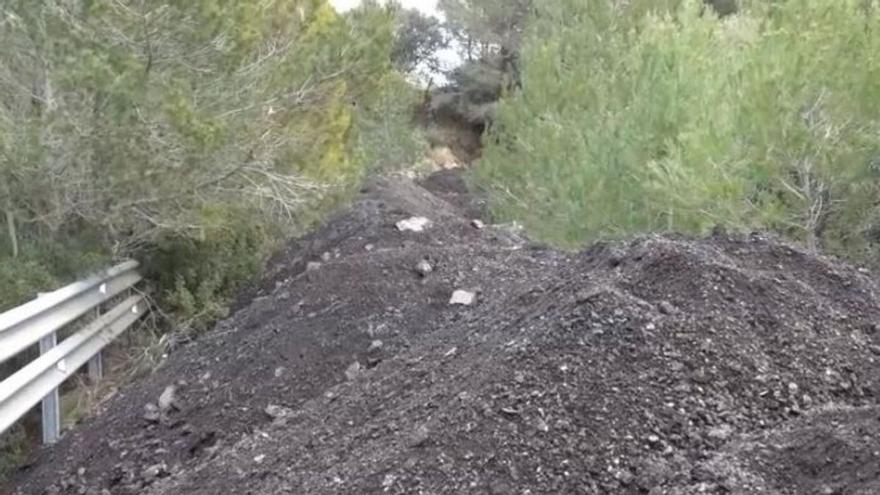 Illegale Müllkippe in Calvià auf Mallorca - tonnenweise Asphalt entsorgt