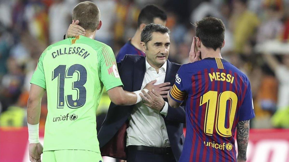 Messi y Valverde, al final del partido