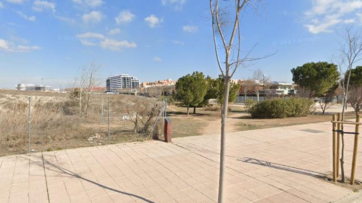 Parcela escogida por Sanidad para levantar el nuevo centro de salud, junto a Rosales.