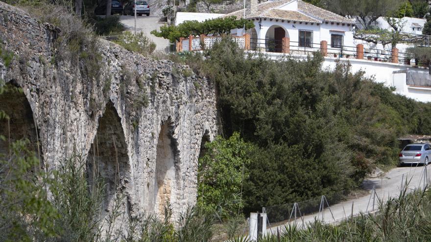 El precario estado del acueducto gótico