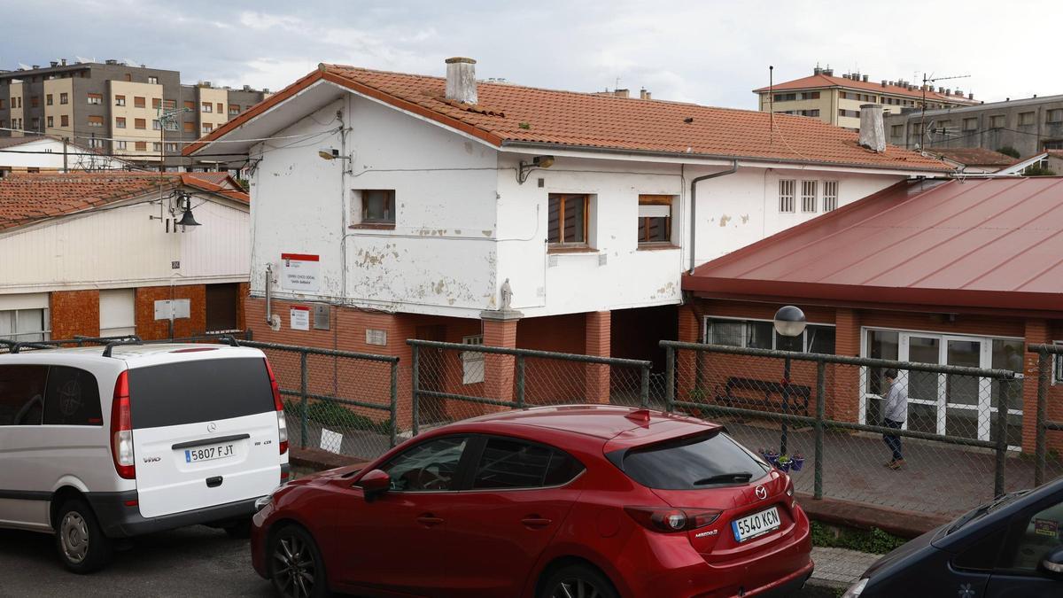 El centro social de Santa Bárbara, donde se instalarán parte de las placas solares.