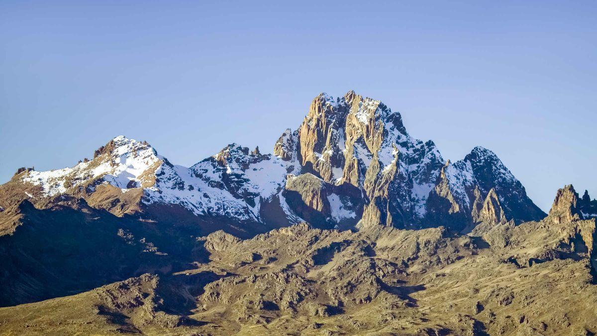 El monte Kenia, en África, próxima cima de los Couple Climbers