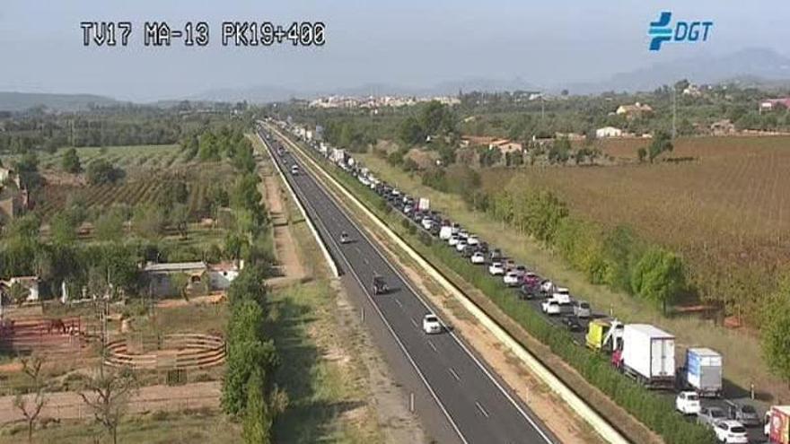 Localizan a una mujer enferma de alzheimer caminando de noche por la autopista de Inca