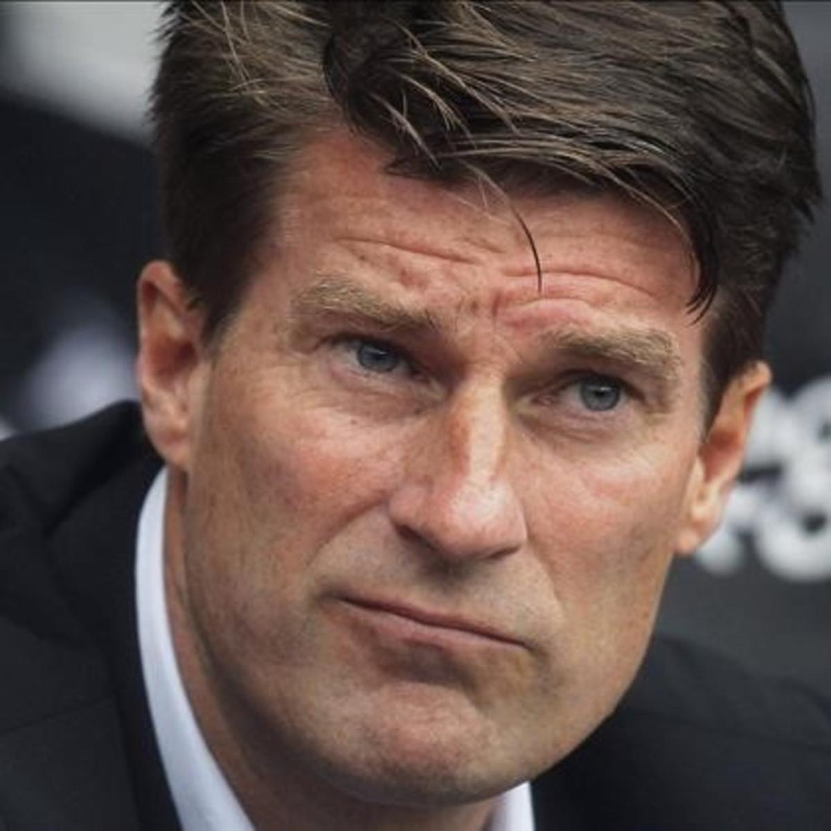 abertran23338048 swansea city s danish manager michael laudrup awai160325191149