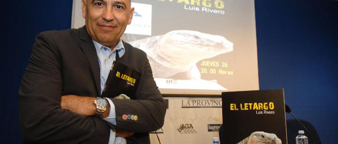 Luis Rivero en el Club LA PROVINCIA durante la presentación del libro.