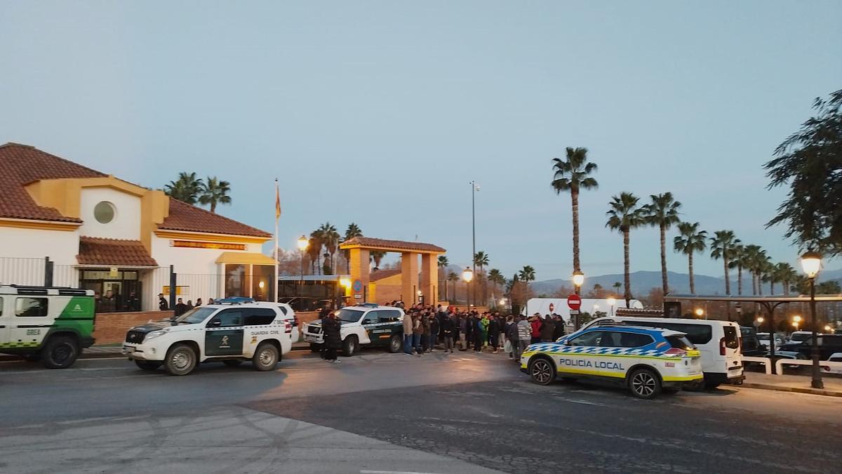 El puesto de mando se instaló en el cuartel del municipio.